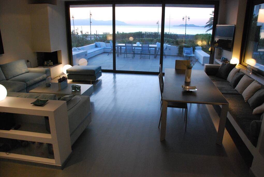 2.Living room