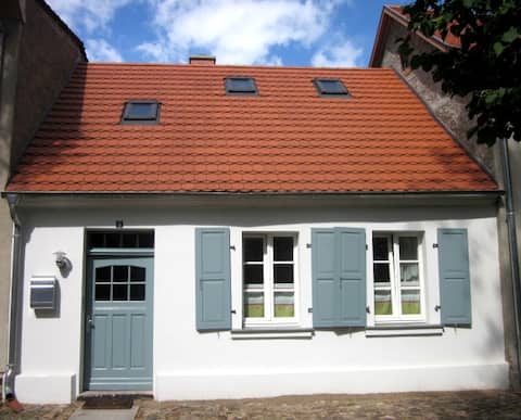 Cottage in the middle of the historic old town