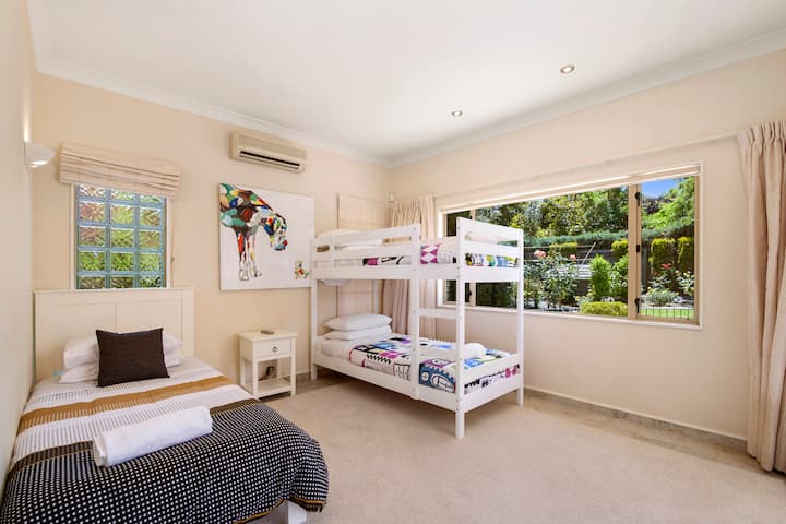 غرفة النوم الرابعة