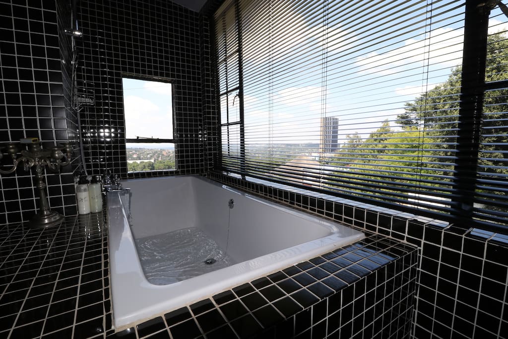 The bathroom with the best view!