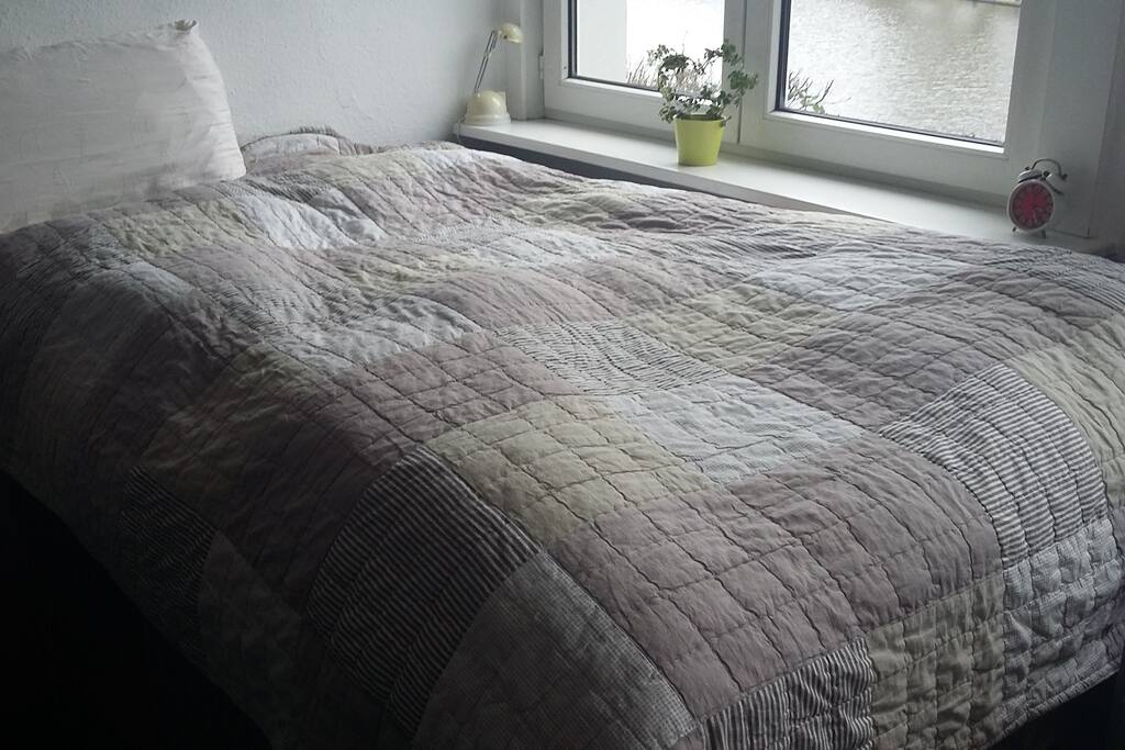 140 cm Bett.