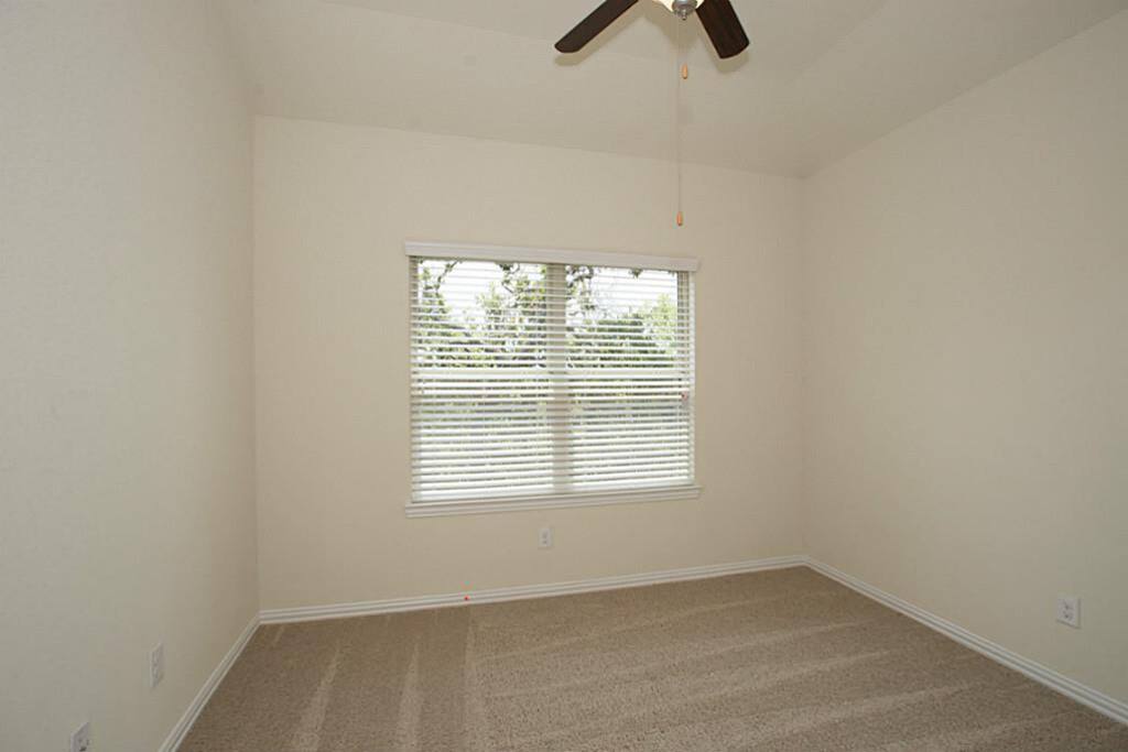 2nd bedroom with air mattress