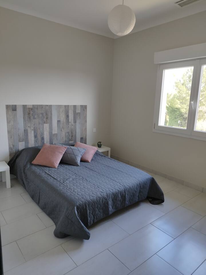 Slaapkamer #2 
Bed 140x190