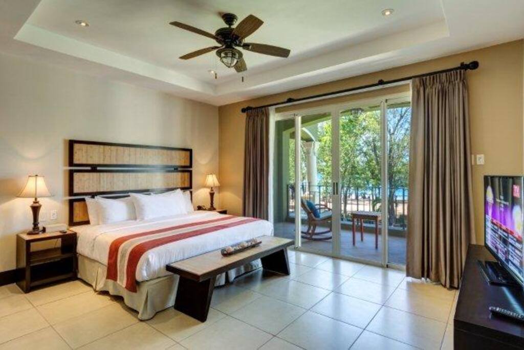 MASTER SUITE ROOM