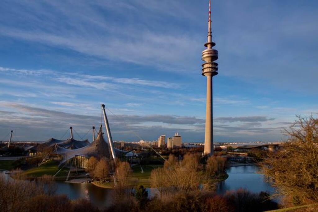 Der Olympiapark. Für Jogger, Schwimmer, Fitnessbeigeisterte ein Eldorado.