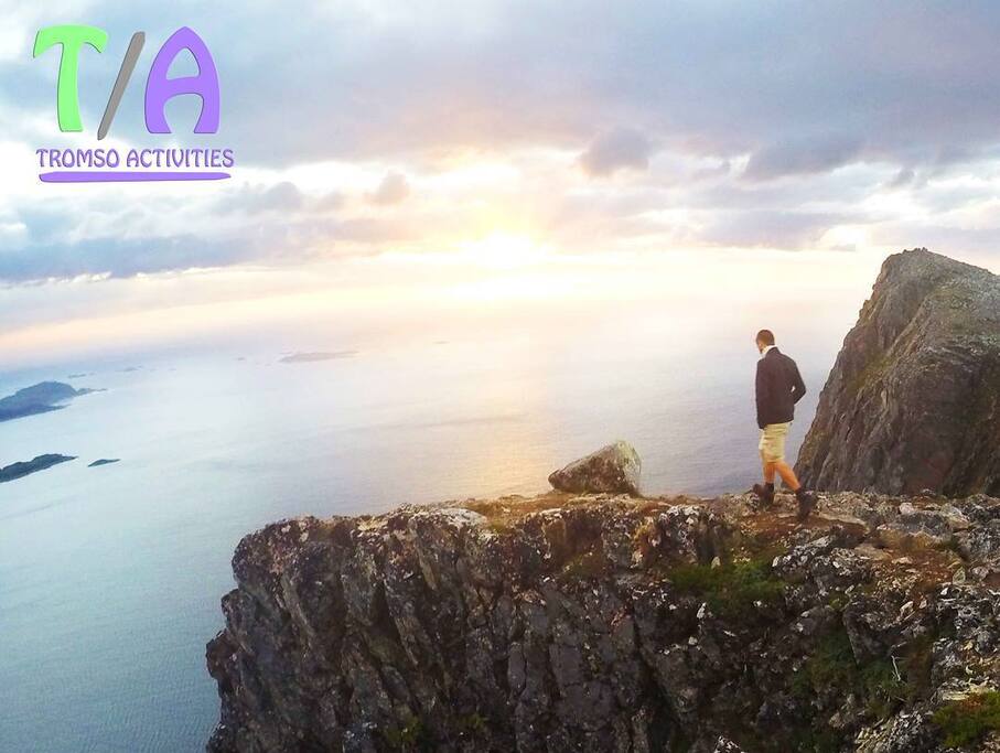 Hikes to the whale island