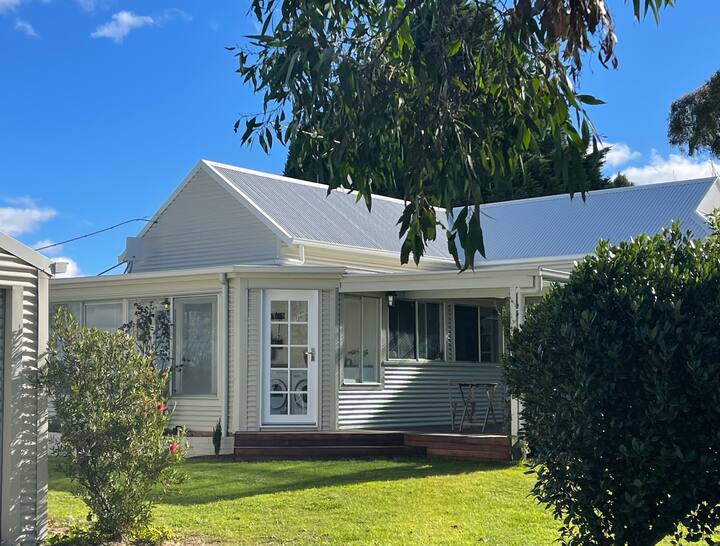 Guyra Holiday Rentals & Homes New South Wales, Australia Airbnb