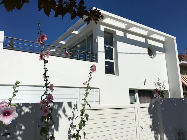 Île Madame Holiday Rentals & Homes PortdesBarques, France Airbnb