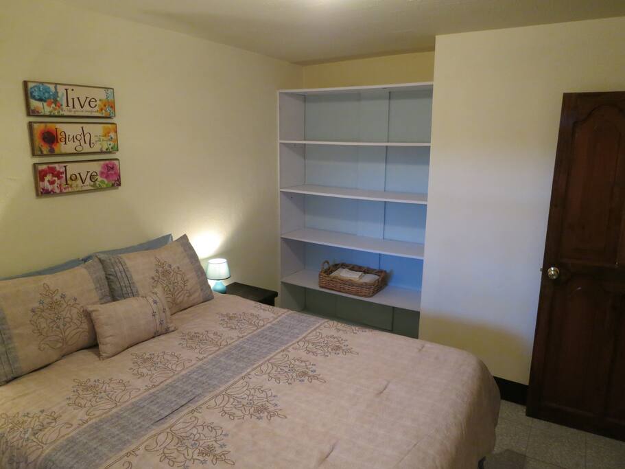 Bedroom 1 - Queen Bed