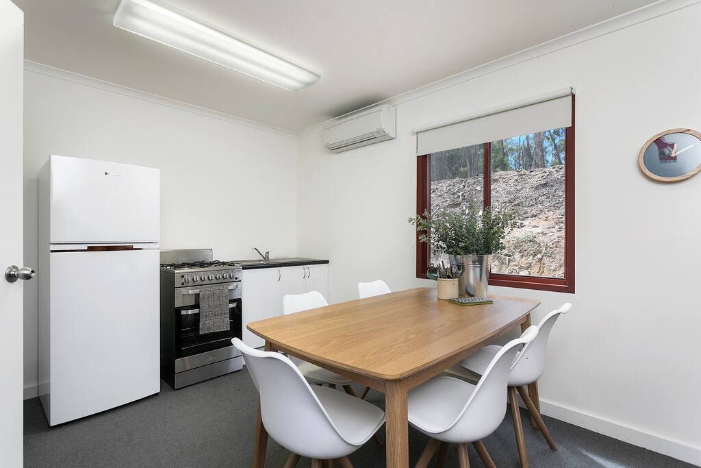 The fully equipped kitchen