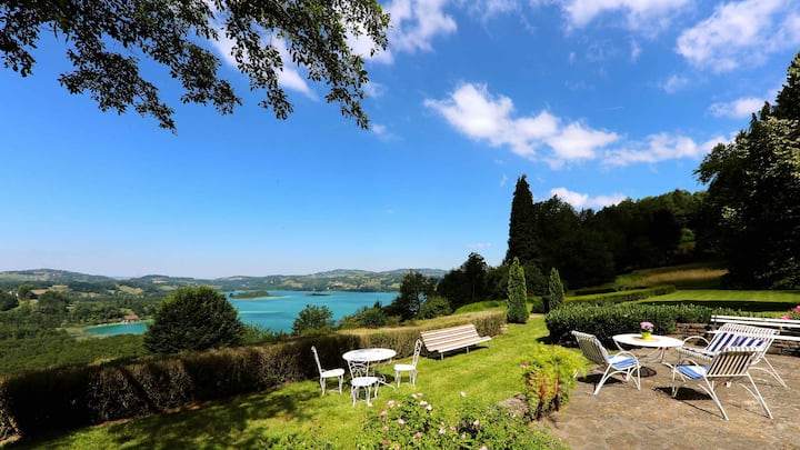House in a large park with panoramic lake view