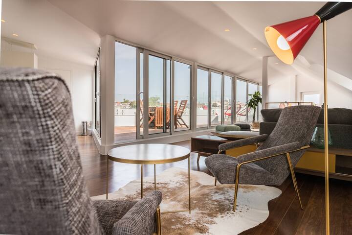 Avenida Boutique Apartments Duplex gallery image 3