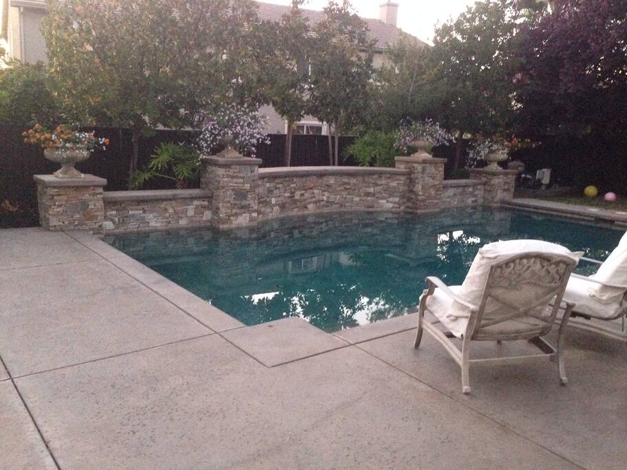YOUR ELEGANT BACKYARD OASIS!