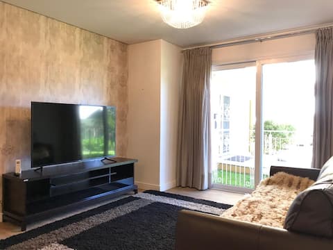 Airbnb em destaque: DOWNTOWN, 02 SUITES NEAR COVERED STREET em Gramado