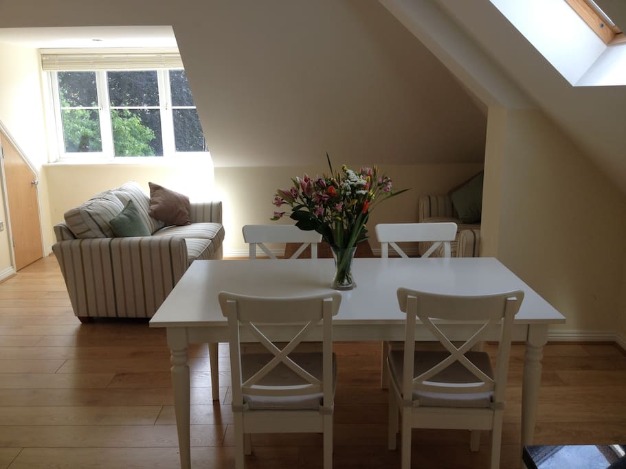 Open plan living/dining room