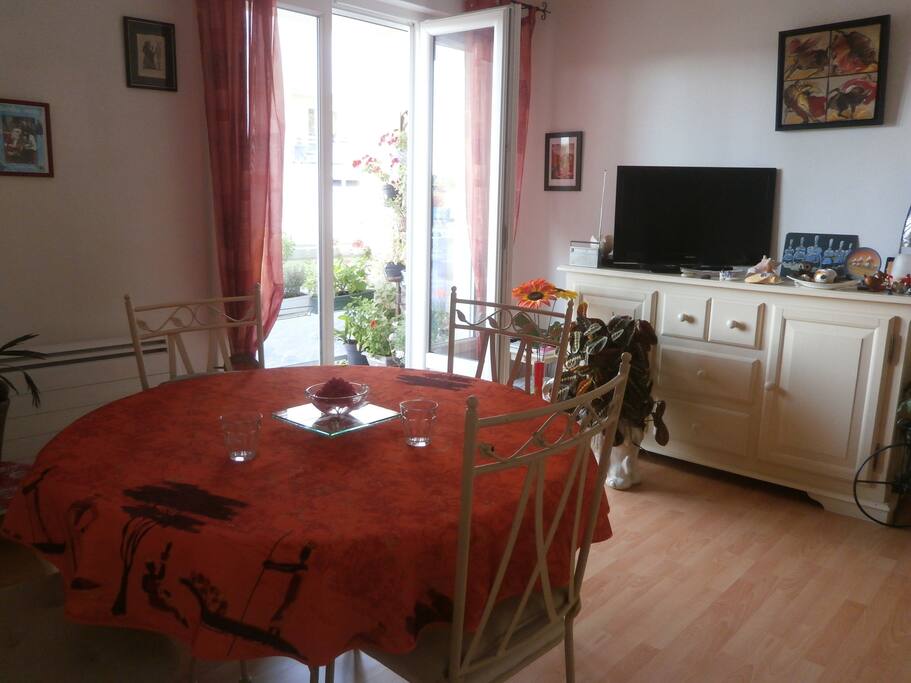 séjour : coin repas