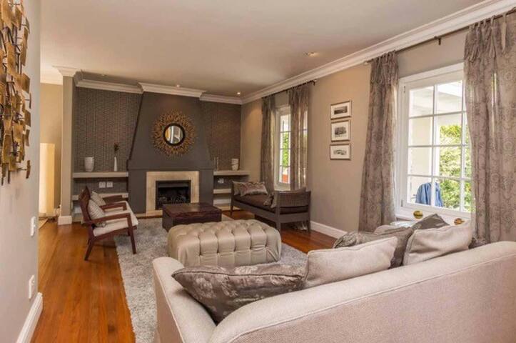Beautiful Cape Dutch House in Leafy Newlands gallery image 2