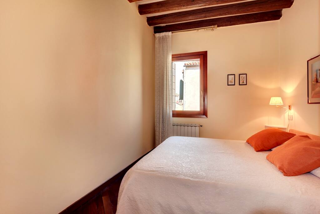n. 1 Camera matrimoniale - Double room