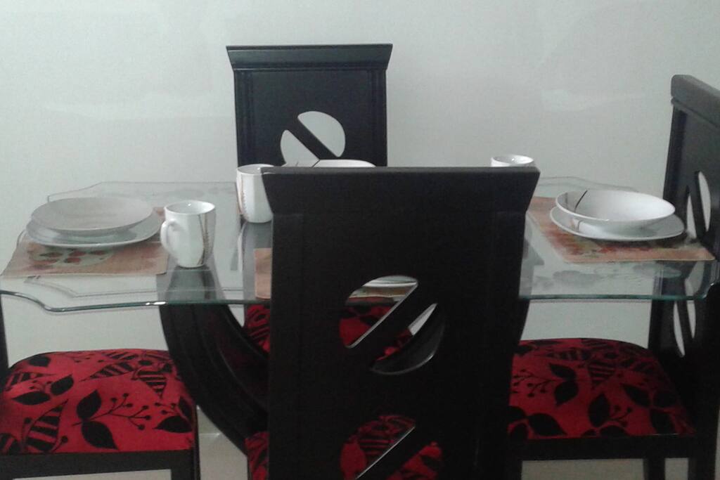 zona de comedor, todo su mobiliario es nuevo