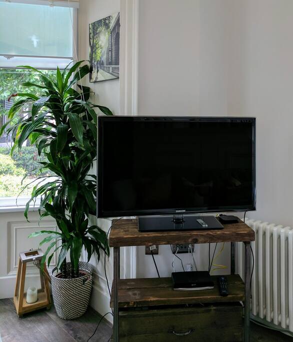 Living room - TV, Apple TV, Wifi