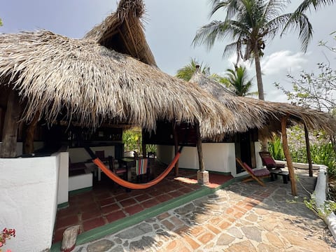 Successful Airbnb property: La Ceiba-cabin with kitchen in Puerto ángel