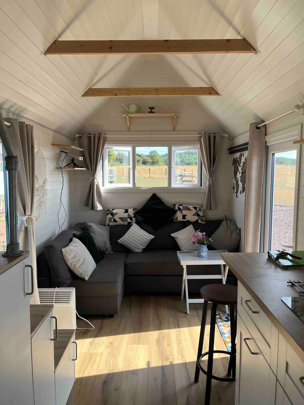 Top performing Airbnb: Tiny Blue in Worcestershire