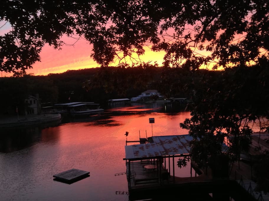 Lake of the Ozarks Getaway Houses for Rent in Sunrise Beach, Missouri, United States