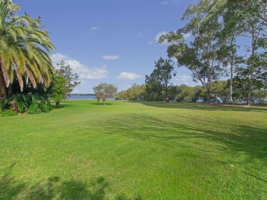 Backyard - great for cricket, Volleyball and Picnics.