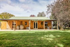 Farm+stay+in+Gundaroo+%C2%B7+%E2%98%854.90+%C2%B7+1+bedroom+%C2%B7+1+bed+%C2%B7+1+bath