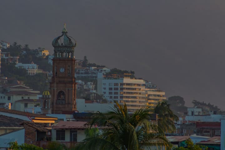 BEST LOCATION | ROOFTOP | BEACH | MALECON | CHEAP