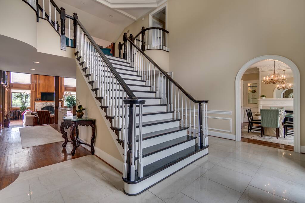 10,000s/f all brick mansion at an affordable price