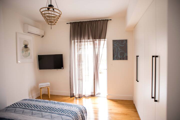 Penthouse Style Apt – Acropolis uninterrupted view gallery image 4