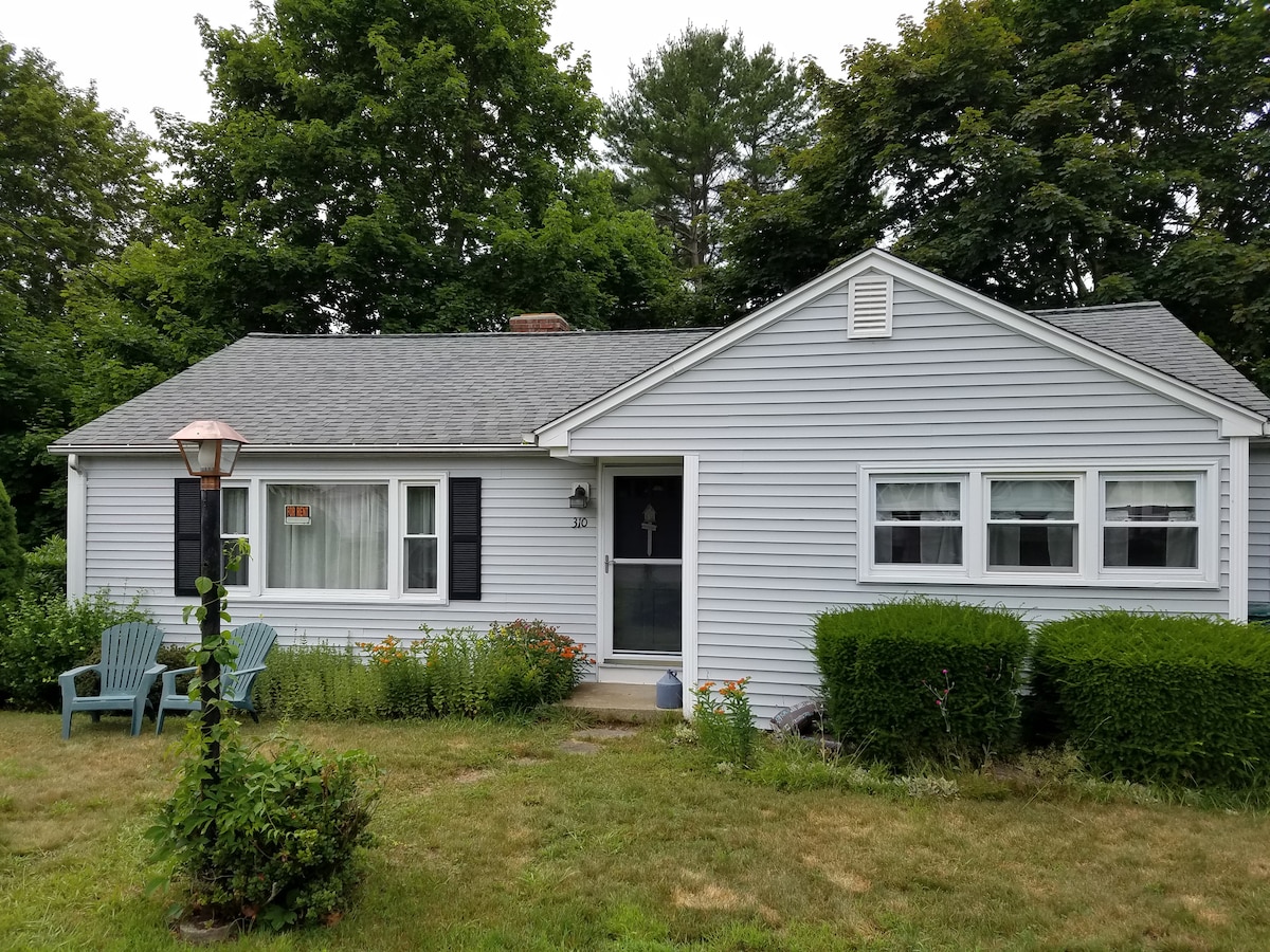 Old Lyme Shores Cottage Cottages for Rent in Old Lyme, Connecticut