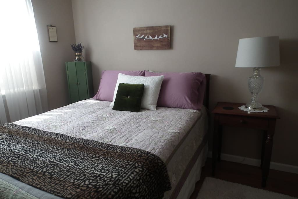 Queen Sized Memory Foam Bed