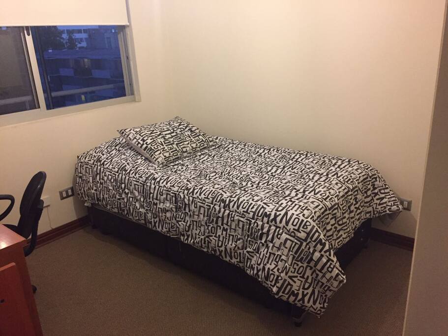 Cama de plaza y media y cama nido de una plaza