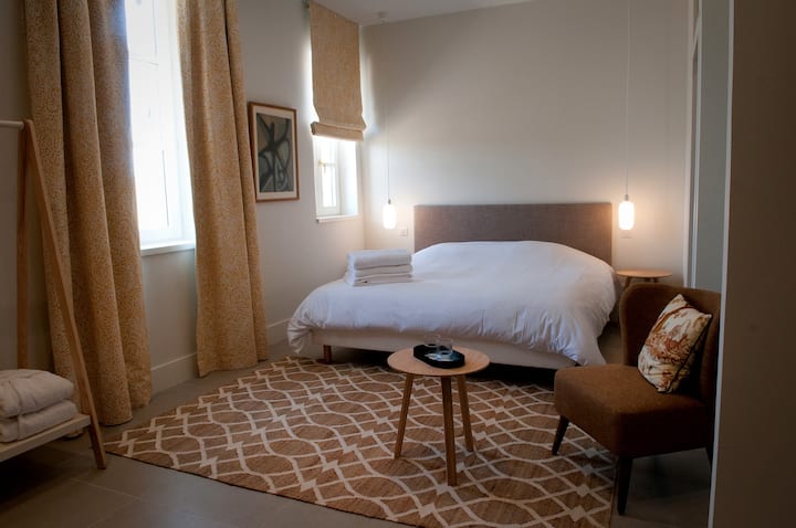 5层套房加大双人床：可分为2 + 1敞篷床
带儿童房的连通房