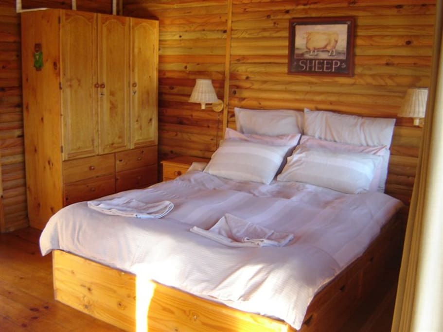 Queen size bed