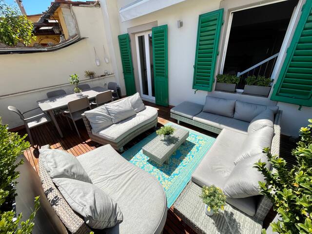 Peaceful New Penthouse with Big Panoramic Terrace gallery image 3