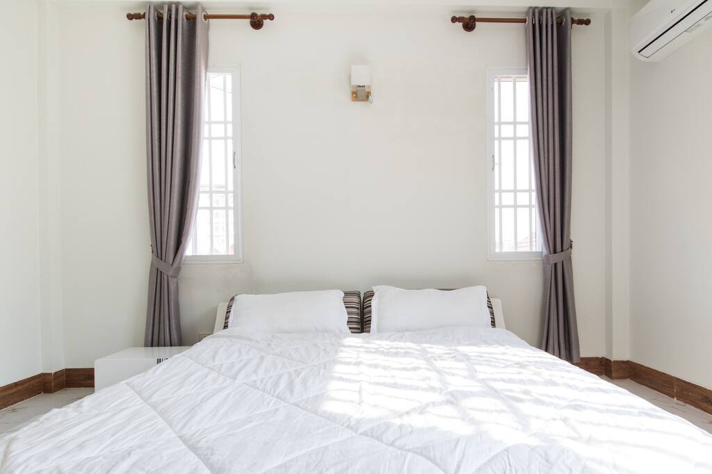 1st Bedroom (2)