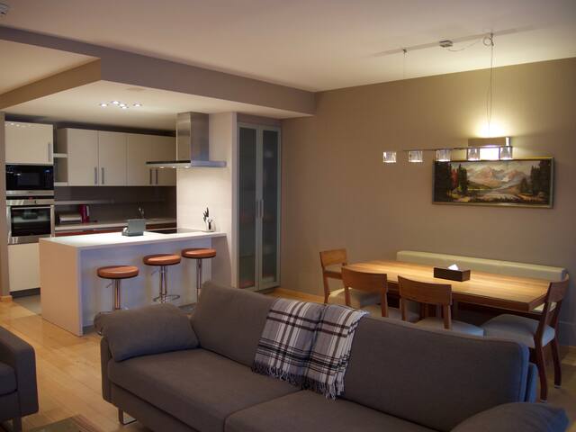 Apt. 22A, Résidence Chalet RoyAlp, Villars, Suisse gallery image 4