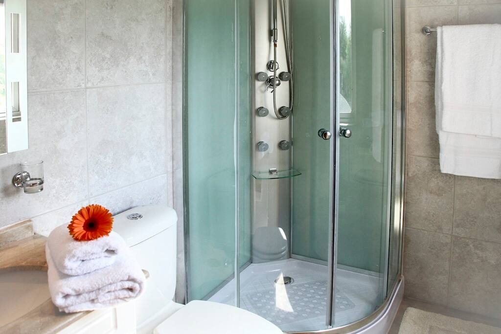 Baño del segundo piso.