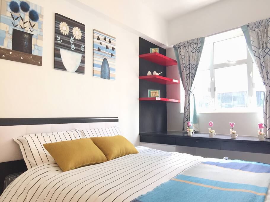 Queen size bed
5呎特大床