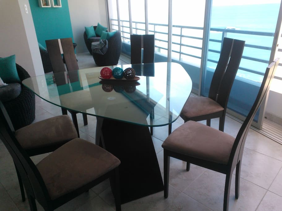 Vista de sala y comedor