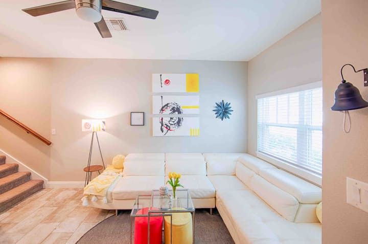 Modern Art Deco Townhome - St. Petersburg, FL