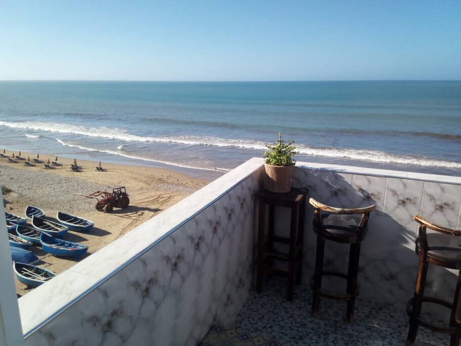 TERRACE RIGHT ON THE BEACH