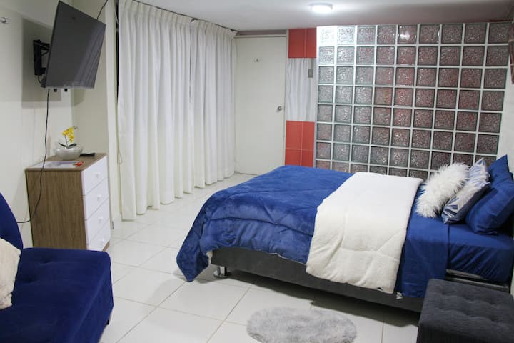 Odmorite se uz kvalitetnu posteljinu marke Basement, 200 plahti s navojem.