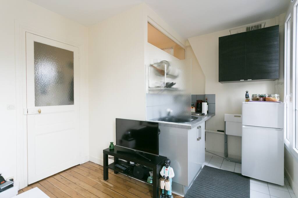 Vue cuisine + séjour.