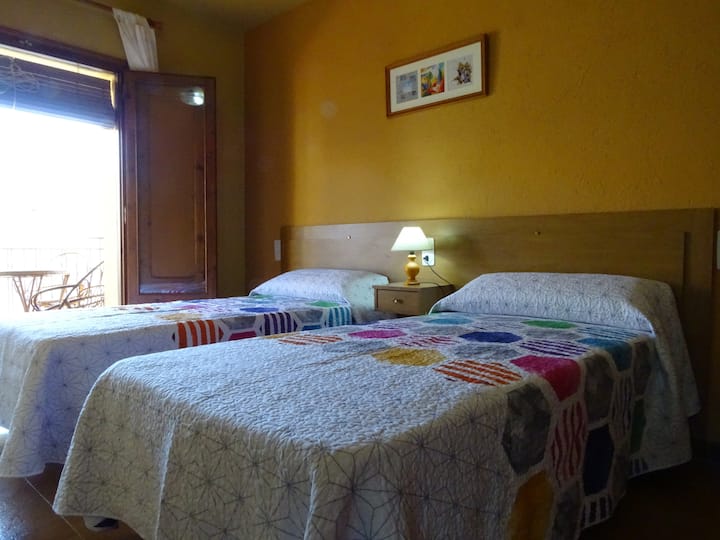 ห้องสองห้อง