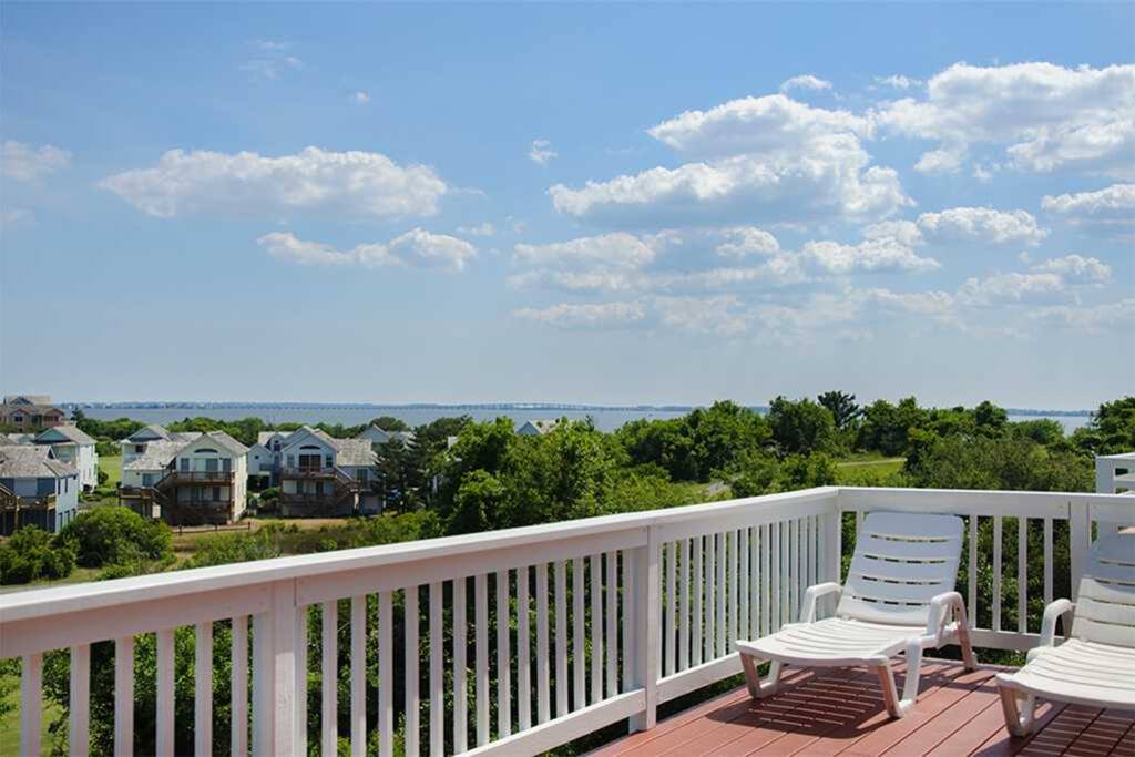 SW11: Rainbows End | Top Level Deck