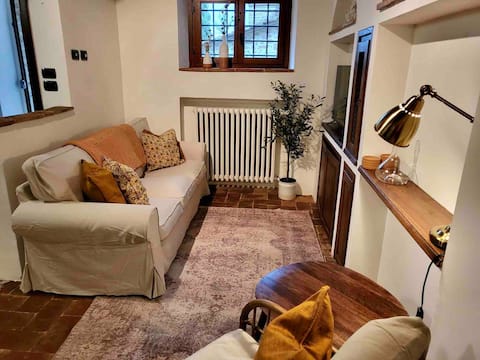 Annuncio Airbnb popolare: Luxury private 1-bedroom app with pool in Tuscany a Anghiari